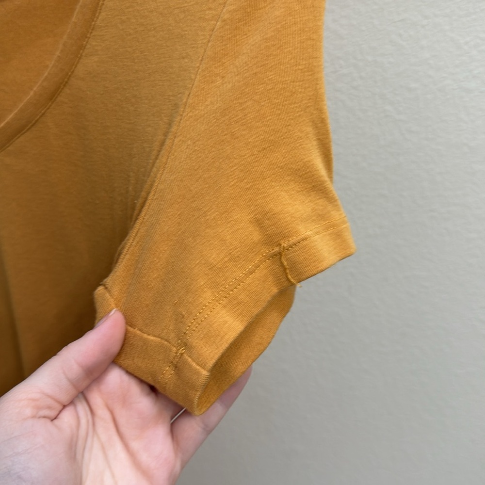 Women’s Style & Co. Mustard Yellow Fitted V-Neck Short Sleeve T-Shirt. Size XS - Picture 10 of 11